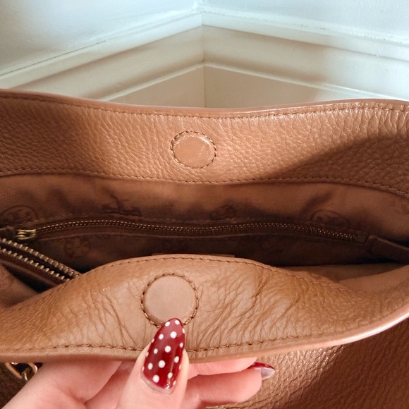 Tory Burch Tan Leather Shoulder Bag Set - Picture 10 of 11